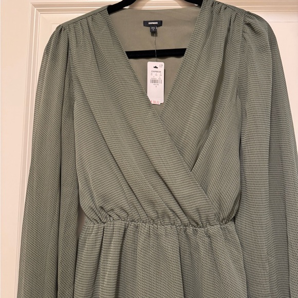 Express Green Long Sleeve Dress size small NWT - Picture 2 of 9